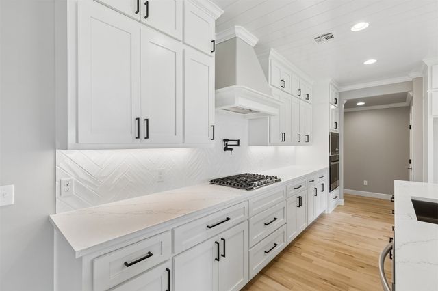 214 E 164th Place S, Glenpool, OK 74033