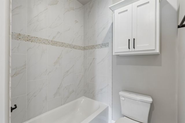 214 E 164th Place S, Glenpool, OK 74033