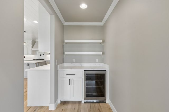 214 E 164th Place S, Glenpool, OK 74033