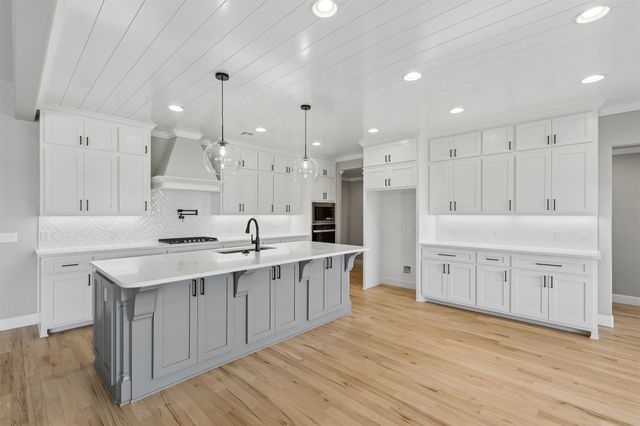 214 E 164th Place S, Glenpool, OK 74033
