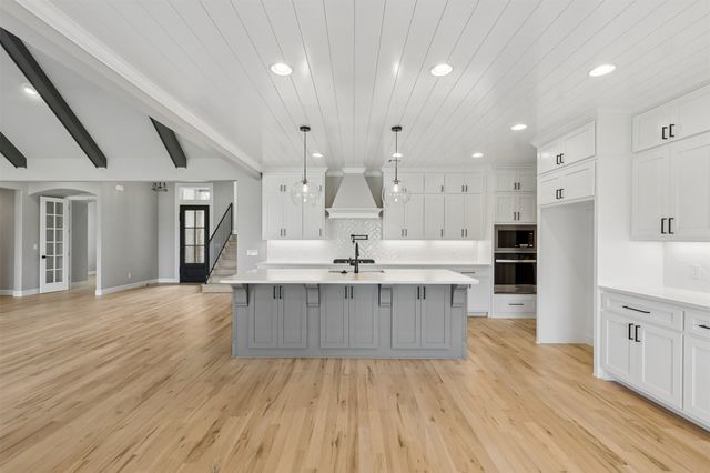 214 E 164th Place S, Glenpool, OK 74033