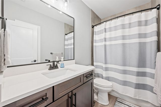 2213 NE Heritage Drive, Grimes, IA 50111