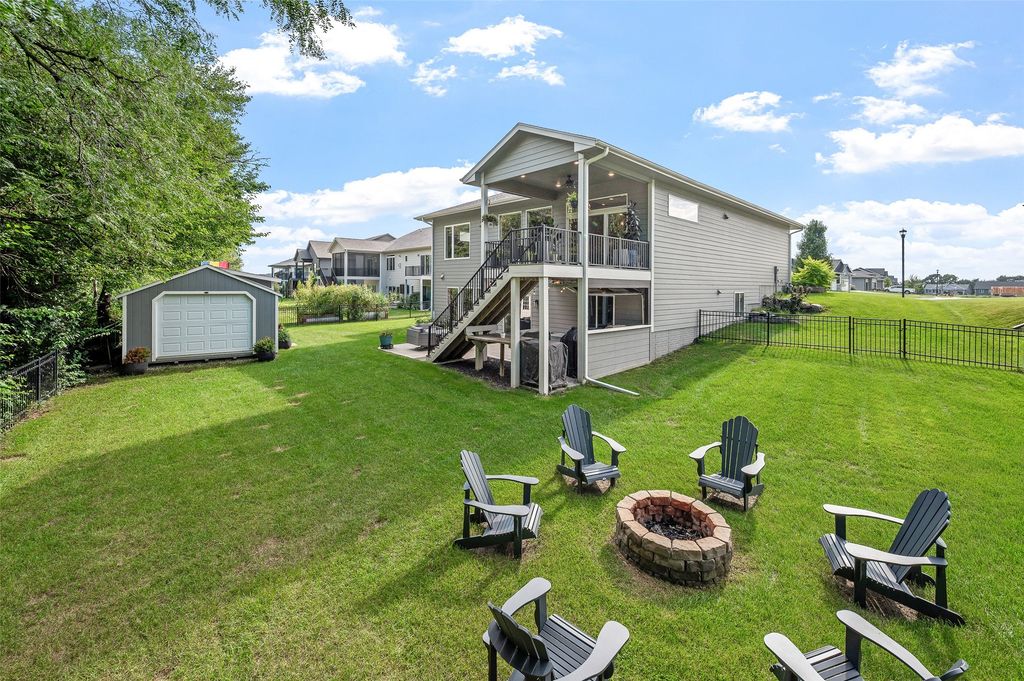 2213 NE Heritage Drive, Grimes, IA 50111