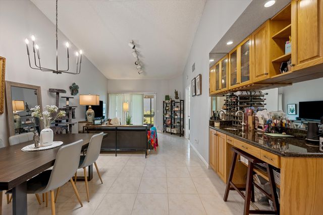 3809 Island Club Circle E, Lake Worth, FL 33462