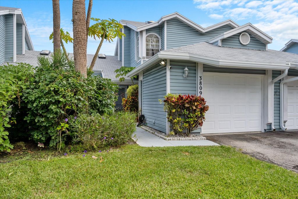 3809 Island Club Circle E, Lake Worth, FL 33462