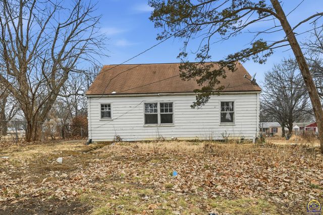 2638 SE Virginia AVE, Topeka, KS 66605