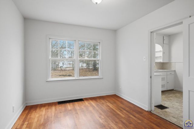 2638 SE Virginia AVE, Topeka, KS 66605