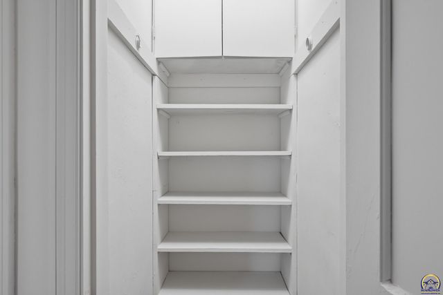 2638 SE Virginia AVE, Topeka, KS 66605