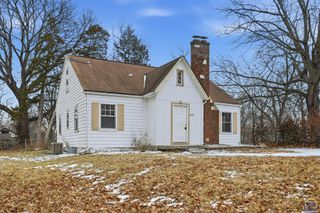 2638 SE Virginia AVE, Topeka, KS 66605