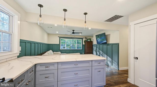 1046 CEDAR AVE, Williamstown, NJ 08094