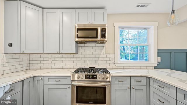1046 CEDAR AVE, Williamstown, NJ 08094