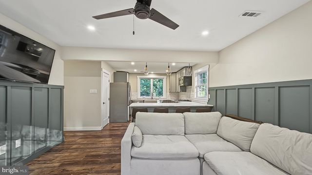 1046 CEDAR AVE, Williamstown, NJ 08094