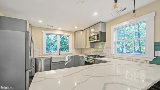 1046 CEDAR AVE, Williamstown, NJ 08094