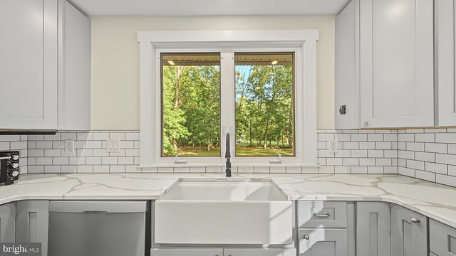1046 CEDAR AVE, Williamstown, NJ 08094