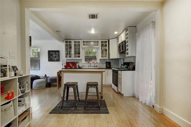 506 W Saint Johns Ave, Austin, TX 78752