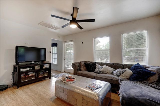 506 W Saint Johns Ave, Austin, TX 78752