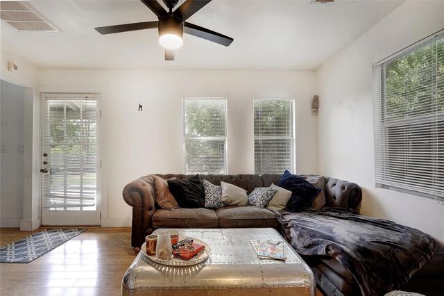 506 W Saint Johns Ave, Austin, TX 78752