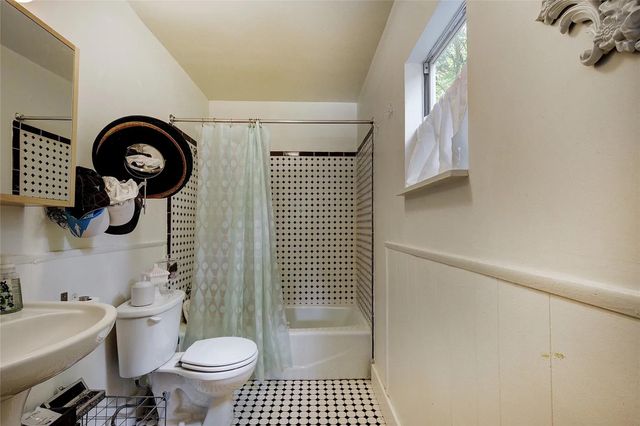 506 W Saint Johns Ave, Austin, TX 78752