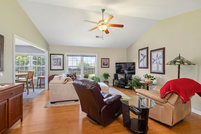 925 Farnsworth Drive, Hopkins, SC 29061