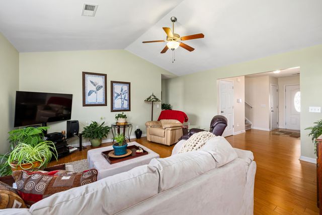 925 Farnsworth Drive, Hopkins, SC 29061