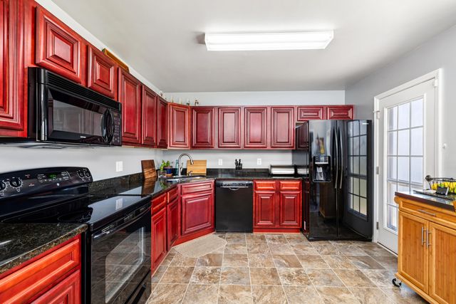 925 Farnsworth Drive, Hopkins, SC 29061