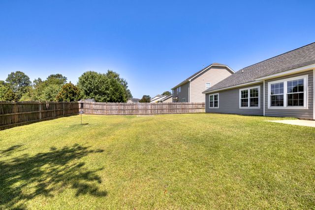 925 Farnsworth Drive, Hopkins, SC 29061