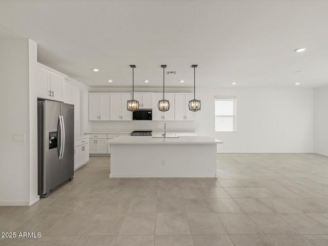 18244 N PIETRA Drive, Maricopa, AZ 85138