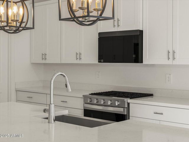 18244 N PIETRA Drive, Maricopa, AZ 85138