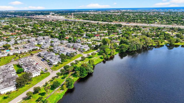 3160 Lake Osborne Dr 107, Lake Worth Beach, FL 33461