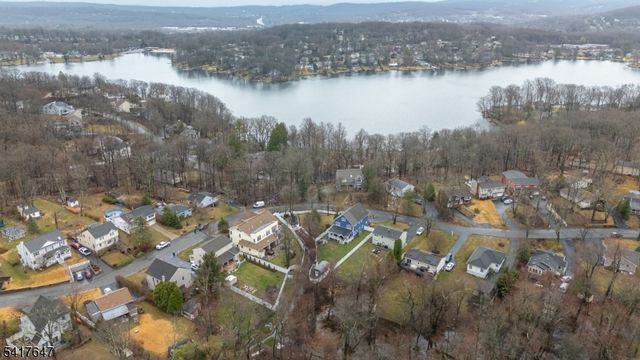 9 Apache Trail, Rockaway Twp., NJ 07866