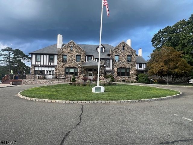 9 Apache Trail, Rockaway Twp., NJ 07866