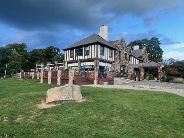 9 Apache Trail, Rockaway Twp., NJ 07866