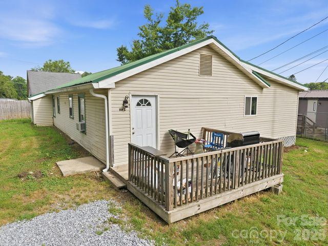104 Jody Street, East Flat Rock, NC 28726