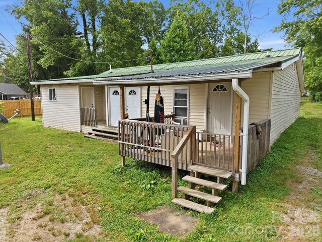 104 Jody Street, East Flat Rock, NC 28726