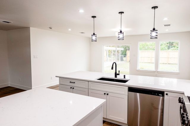 3505 Ursuline Street, Galveston, TX 77550