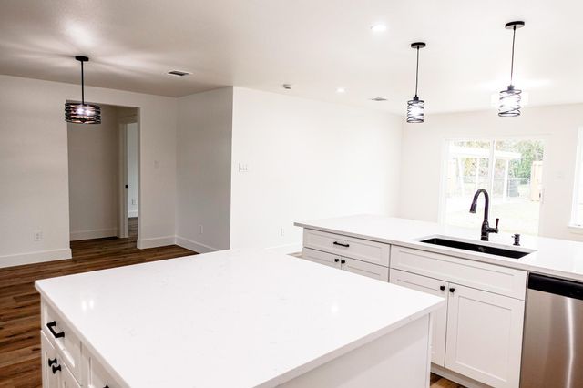 3505 Ursuline Street, Galveston, TX 77550