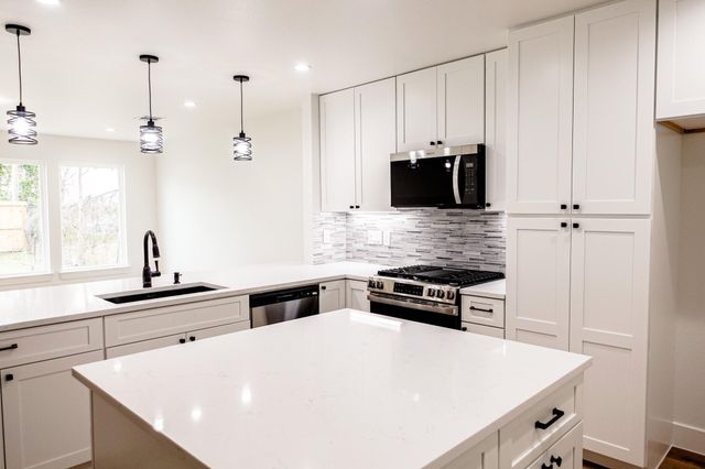 3505 Ursuline Street, Galveston, TX 77550