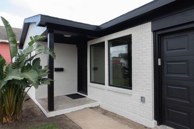 3505 Ursuline Street, Galveston, TX 77550