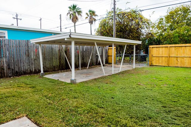 3505 Ursuline Street, Galveston, TX 77550