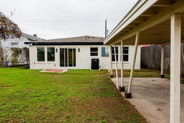 3505 Ursuline Street, Galveston, TX 77550