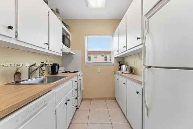 4658 Bougainvilla Dr 56, Lauderdale By The Sea, FL 33308