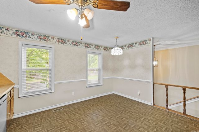 2 Ridgewell Ct, Sherwood, AR 72120