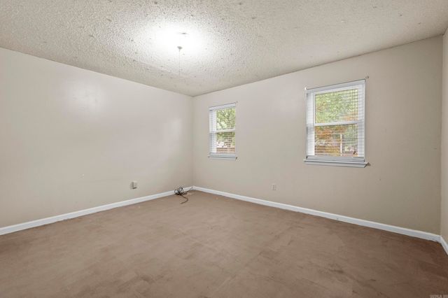 2 Ridgewell Ct, Sherwood, AR 72120