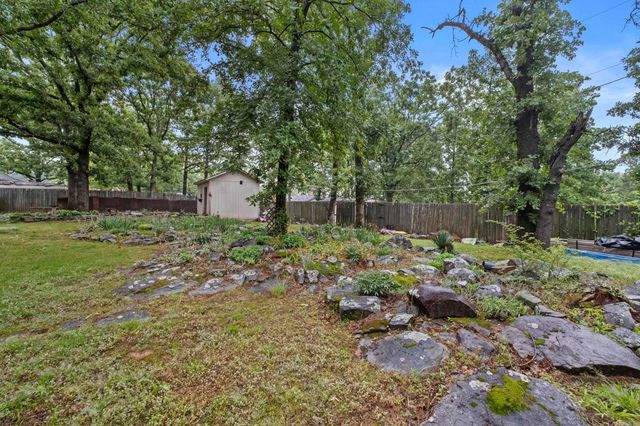 2 Ridgewell Ct, Sherwood, AR 72120