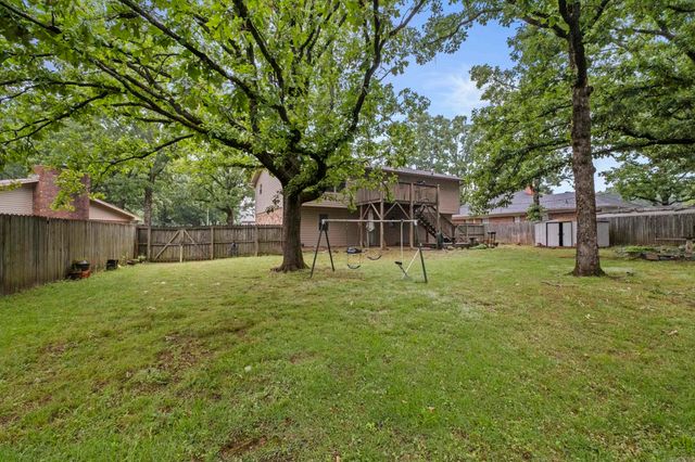 2 Ridgewell Ct, Sherwood, AR 72120