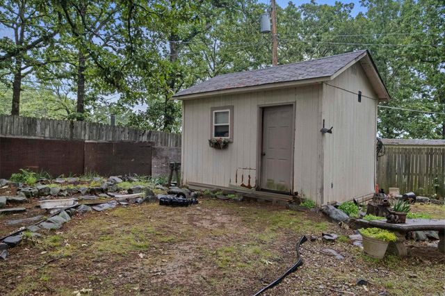 2 Ridgewell Ct, Sherwood, AR 72120