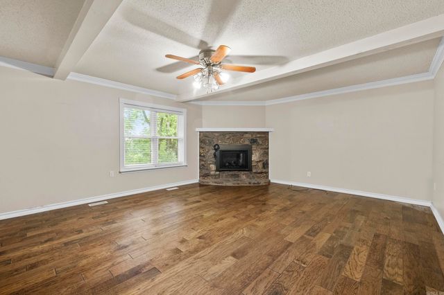 2 Ridgewell Ct, Sherwood, AR 72120