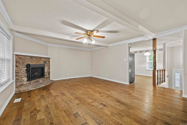 2 Ridgewell Ct, Sherwood, AR 72120