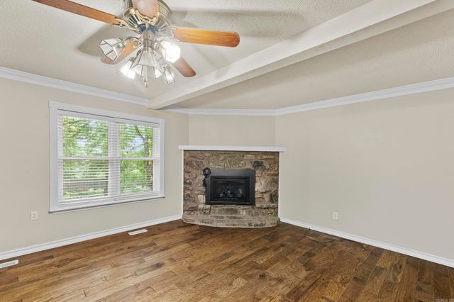 2 Ridgewell Ct, Sherwood, AR 72120