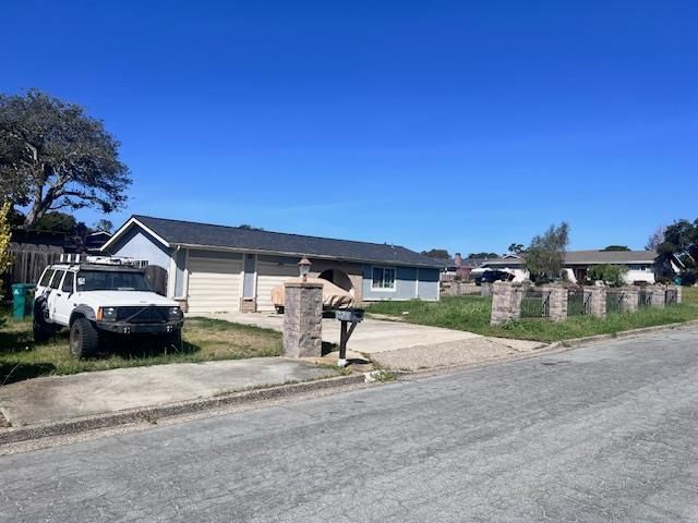 9460 S Century Oak Road, Salinas, CA 93907